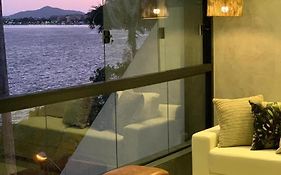 Loft maravilhoso, com vista sensacional do mar